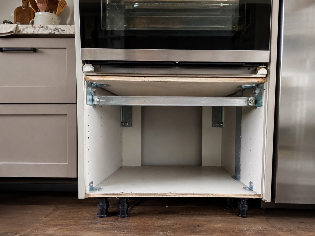 Kast onder oven verstevigen